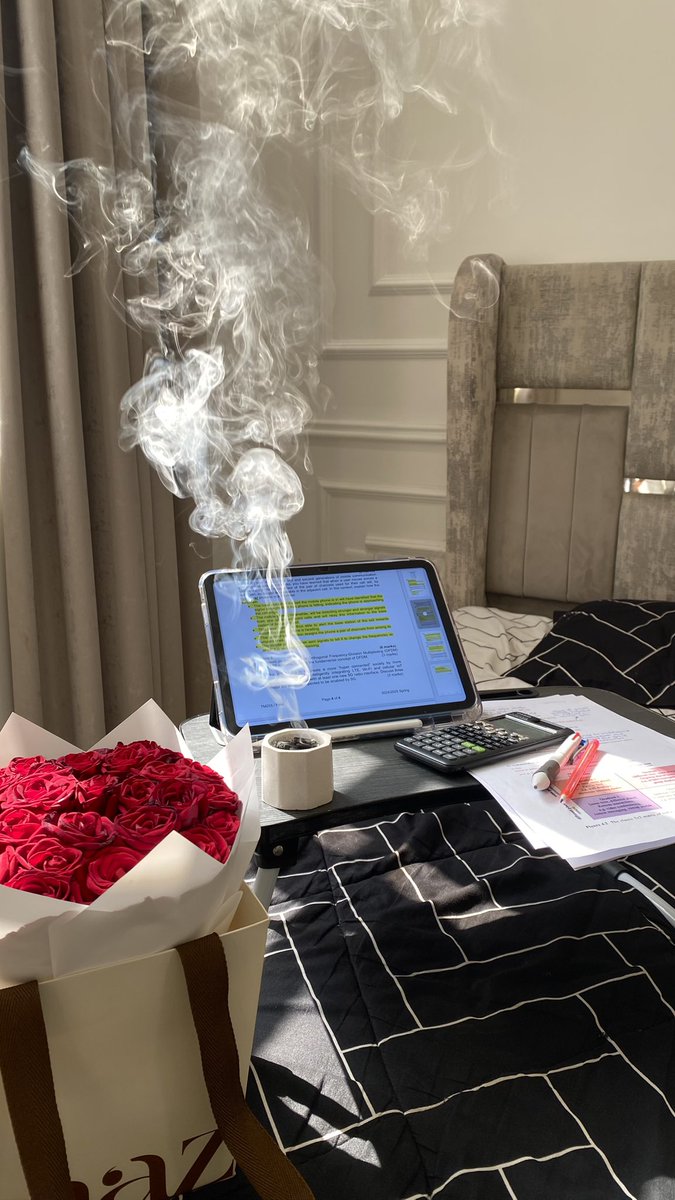 dm_9ia's tweet image. ديت مع الشباتر🦦✨