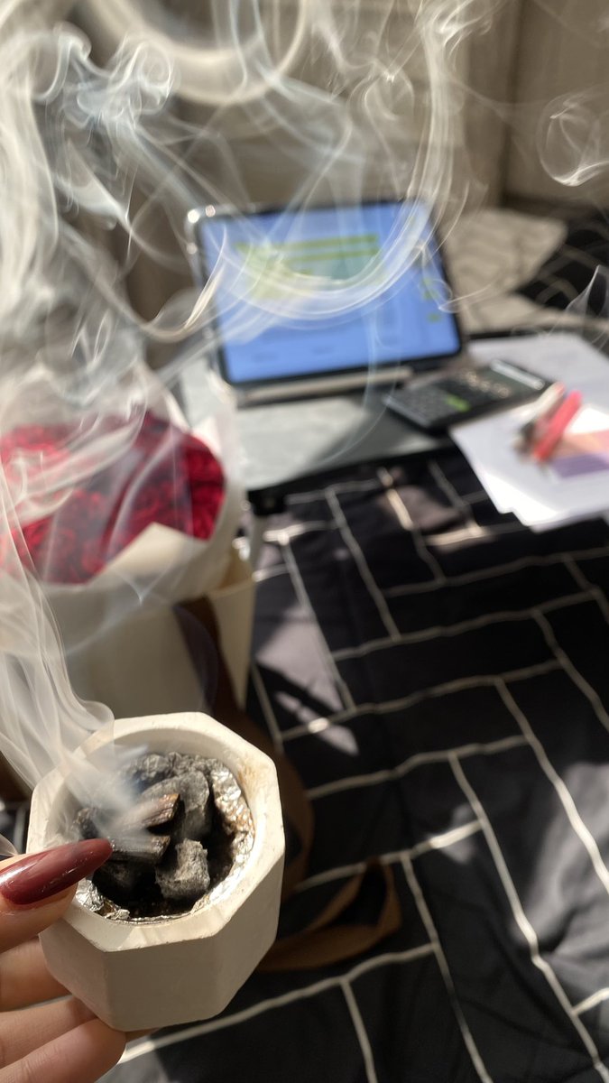 dm_9ia's tweet image. ديت مع الشباتر🦦✨