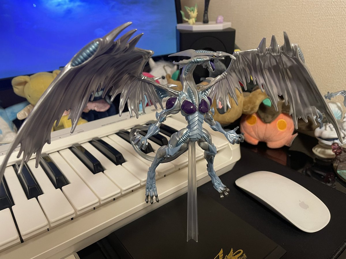 スターダストドラゴン衝動買いしてしまった…カッケェ…