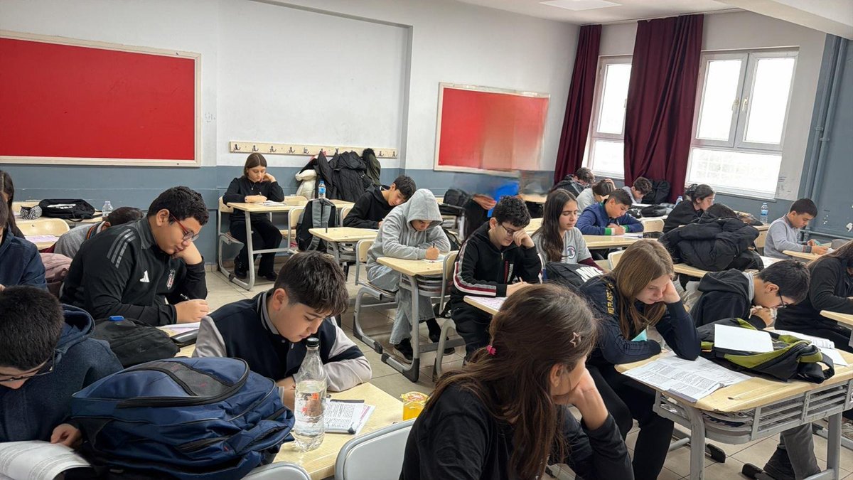 Kurumumuzda yürütülen süreç izleme ve değerlendirme çalışmaları ile eğitim-öğretim faaliyetlerimiz düzenli olarak analiz edilmekte, elde edilen veriler doğrultusunda sürekli iyileştirme sağlanmaktadır.<a href="/Yusuf__Tekin/">Yusuf Tekin</a> <a href="/Mardin_Valiligi/">Mardin Valiliği</a> <a href="/mardinilmem/">Mardin İl Millî Eğitim Müdürlüğü</a> <a href="/artukluilcemem/">Artuklu İlçe Milli Eğitim Müdürlüğü</a> <a href="/mehmeteminduya1/">Mehmet Emin DUYAN</a>