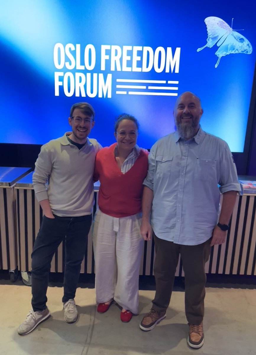 Librería de Satoshi tweet media