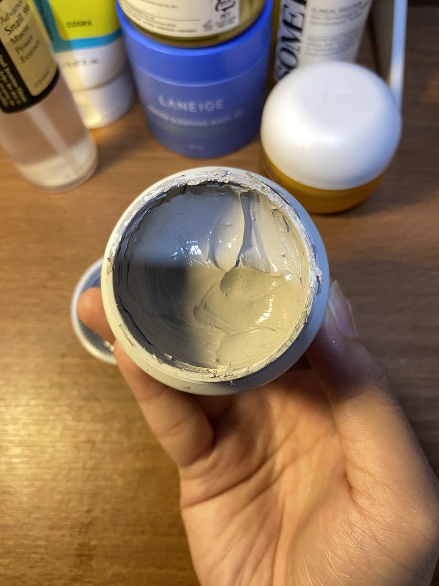 yourlittlehaul's tweet image. Skincare Korea tuh kualitasnya bagus banget ya🥹🫶🏻

Aku mau share skincare Korea yang aku pakai. Kalau kamu lagi cari skin care untuk ✨mencerahkan, nyamarin bekas jerawat, dan lembab✨cobain produk ini👍🏻