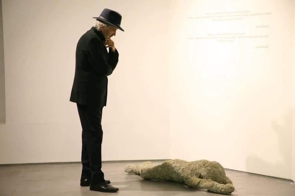 El pintor quiere traer la luz real
a la realidad actual.
Es un pintor de su tiempo. 
Jorge Rando