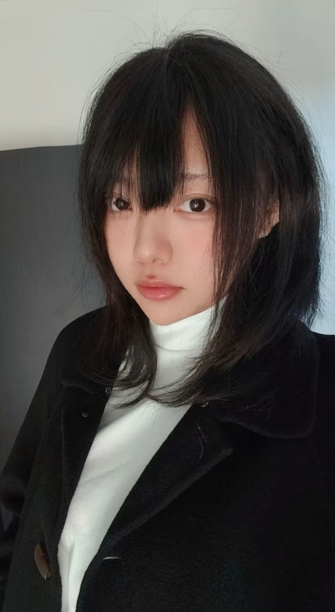 今天出门懒得化妆🤨