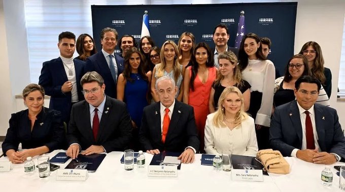 MarioNawfal's tweet image. 🚨🇺🇸🇮🇱 ISRAEL PAID AMERICAN INFLUENCERS $900K - NETANYAHU JUST SAID IT 

Israel dropped $900K on American right-wing influencers in 2025 to push pro-Israel talking points. 

Now scaling to $3M annually through "Project Esther."

Netanyahu on video: 

"We have to fight back. How…