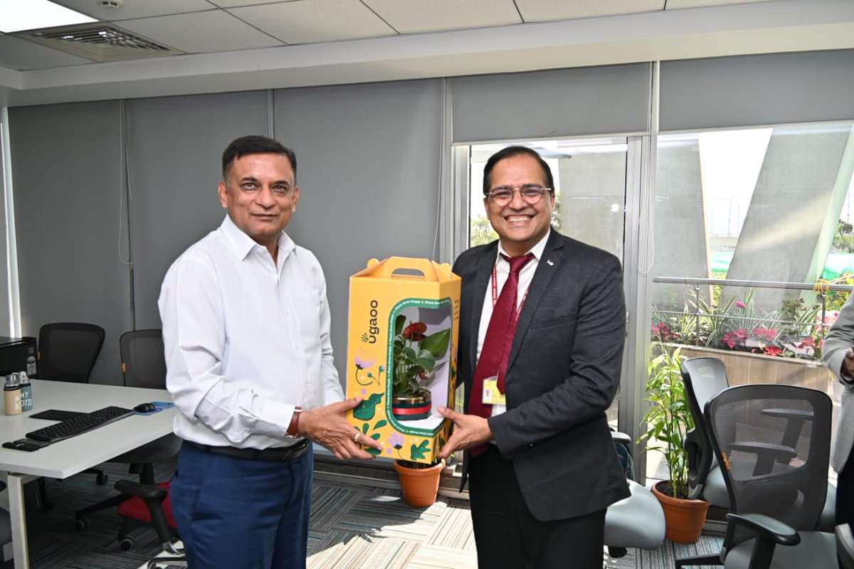 koul_sarita's tweet photo. Partnerships and collaborations are the backbone of success! Thanks to our esteemed partners @BELIndia & @MIL_India for their unwavering support & trust in our joint endeavors. Together, we're shaping a stronger future for our nation! #PartnershipGoals #DefenceSector https://t.co/vtzvhIiPiQ