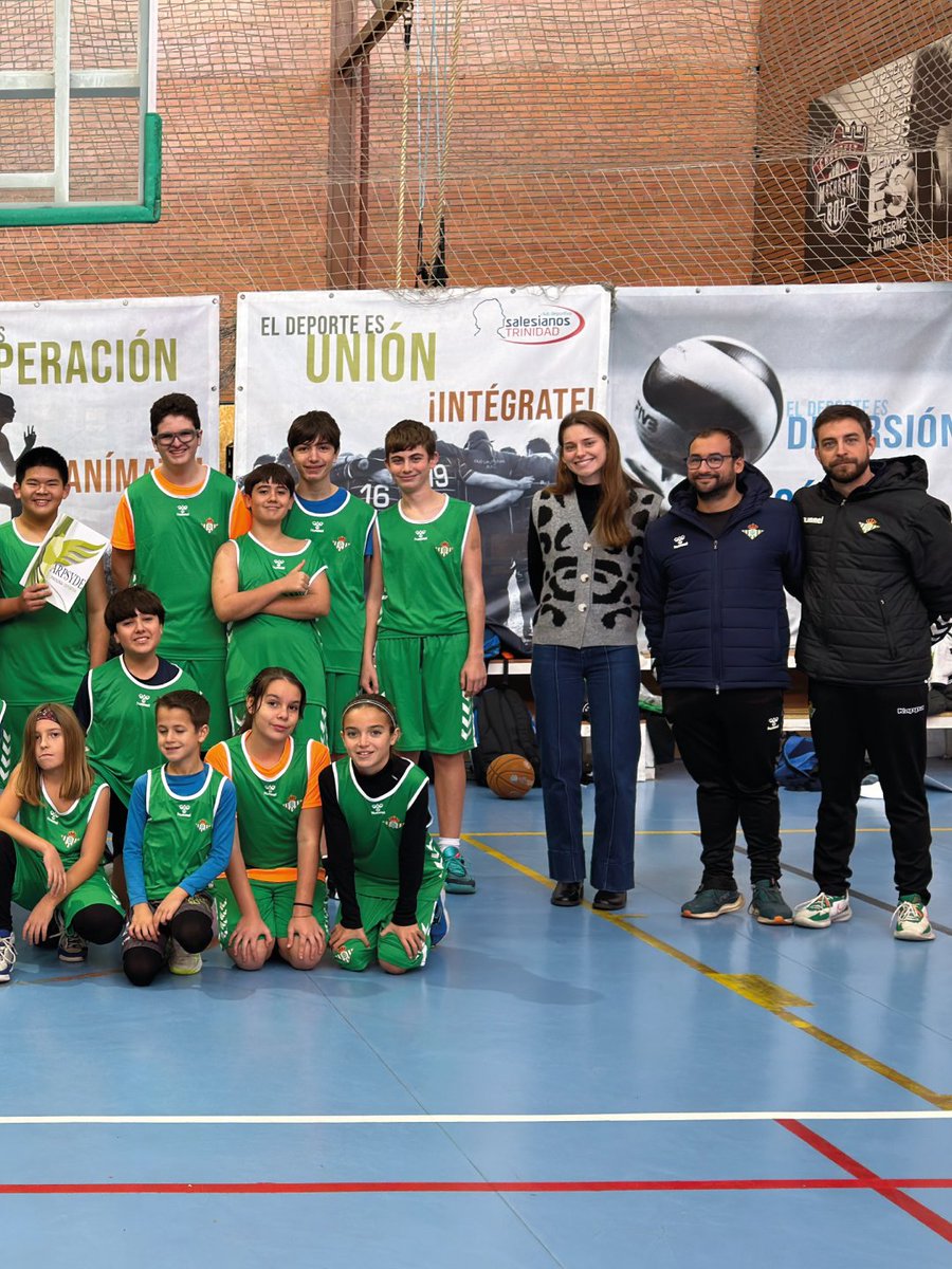 🏀🏀🏀 ¡Foto de familia de los participantes de nuestro Real Betis Academy High Performance Camp de baloncesto celebrado en diciembre en <a href="/SalesTrinidad/">ClubSalesTrinidad</a> <a href="/SalesianosSTRD/">Salesianos Trinidad - Sevilla</a>! 

🤗 ¡Gracias por acompañarnos y vivir la experiencia #RealBetisAcademy!