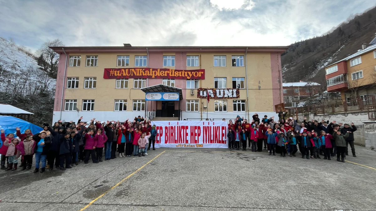 KALPLER BİRLEŞİNCE, KIŞLAR BAHAR OLUR!

#uAUNIKalpleriIsıtıyor projemiz kapsamında bugünkü durağımız Giresun. Kardeşlerimizin yüzlerinde bir nebze olsun gülümseme oluşturabilmek için her zaman yanlarındayız! #ultrAslanUNI