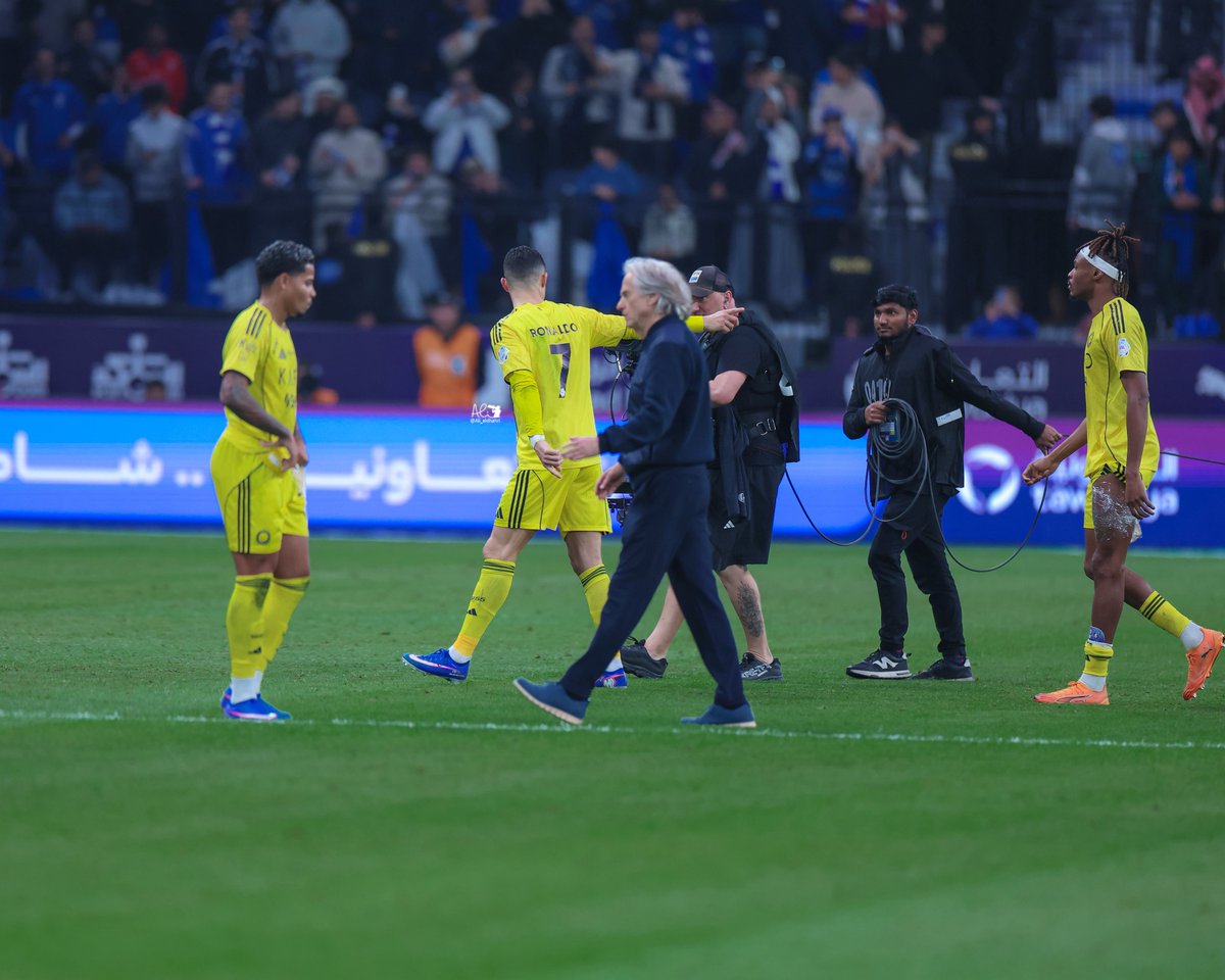 🚨🚨🚨🚨- تصريح للتاريخ . . 

🚨🎙️- ريو فيرديناند : 

- " هناك شيء مريب للغاية يحدث في الدوري السعودي ، شيء يقع خلف كواليس كرة القدم " .