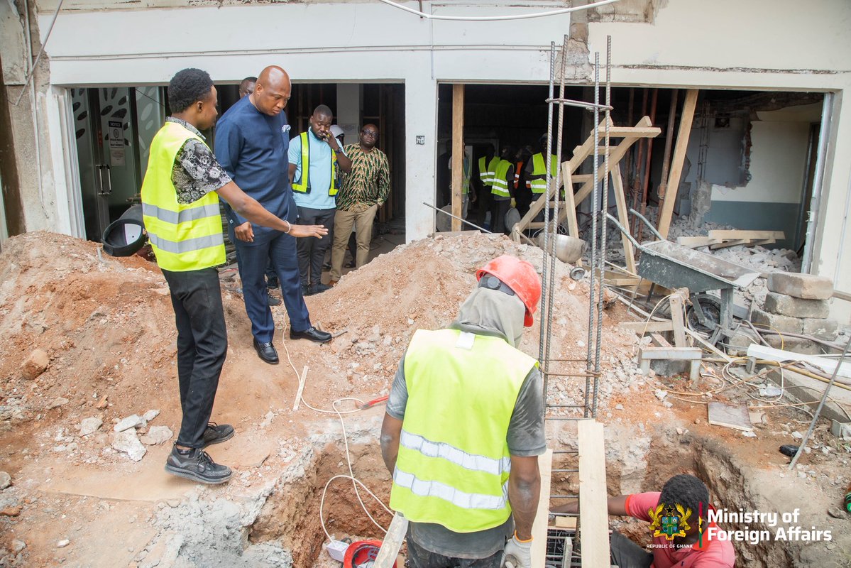 S_OkudzetoAblak's tweet image. On my way to the MFA retreat on Saturday, I stopped by the VIP Lounge at Kotoka International Airport to inspect our refurbishment project. 

Kotoka’s VIP block which is under the purview of the Ministry of Foreign Affairs is being given a modern transformation. 

The VIP Lounge…