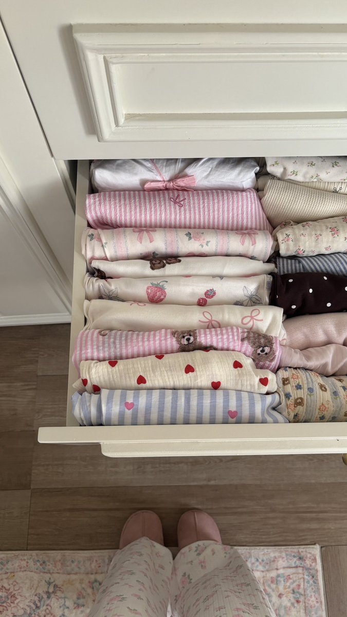 b24yx's tweet image. 🫧🧺🦢🎀