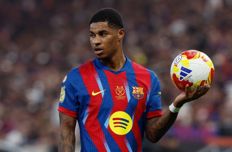 🚨 JUST IN: Manchester United are NOT planning to bring Marcus Rashford back to Old Trafford despite Ruben Amorim’s departure - the decision to offload Rashford was as much influenced by club officials including Jason Wilcox and Omar Berrada as Amorim himself.

With Wilcox and