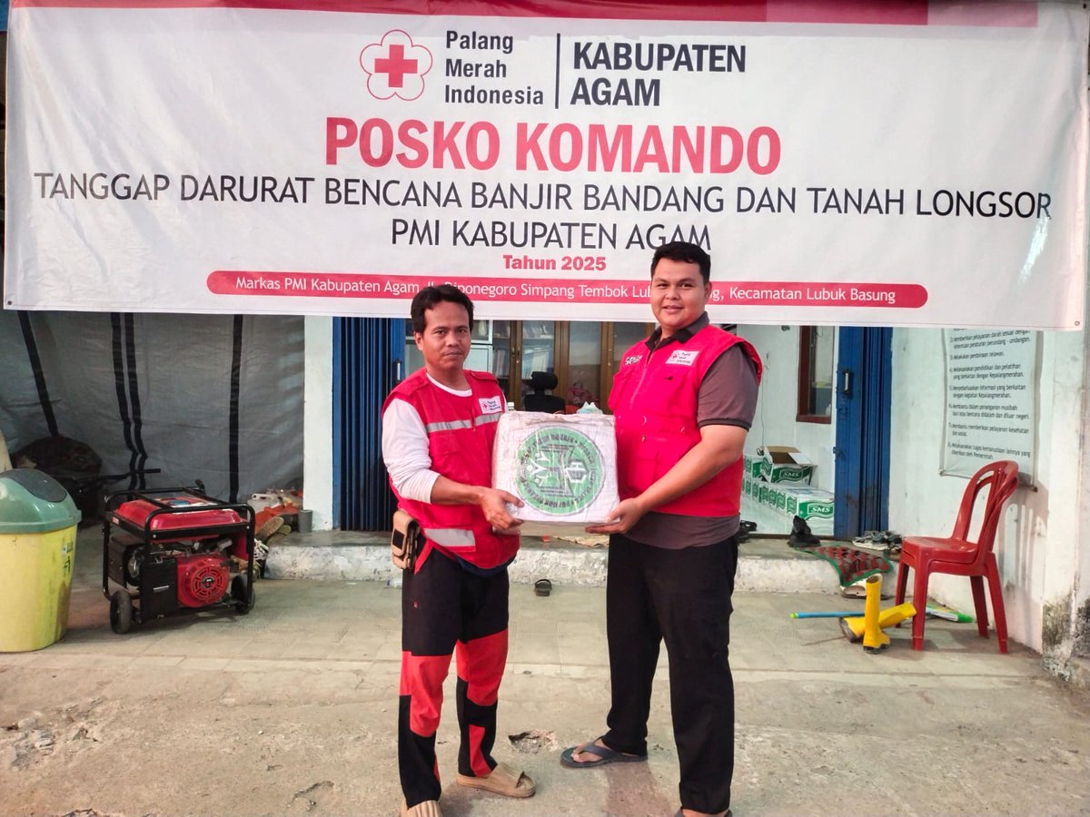 PMI Kota Cilegon kembali menyalurkan bantuan kemanusiaan berupa 100 Mushaf Al-Qur’an yang disampaikan melalui PMI Kabupaten Agam, Selasa (13/1/2026). 

#PMIKotaCilegon #PeduliSumatera #AksiKemanusiaan #PMISelaluBantu