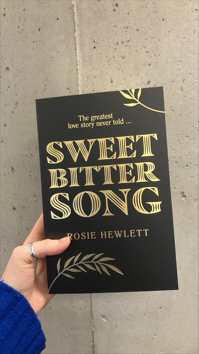 Penguin Huddle tweet media