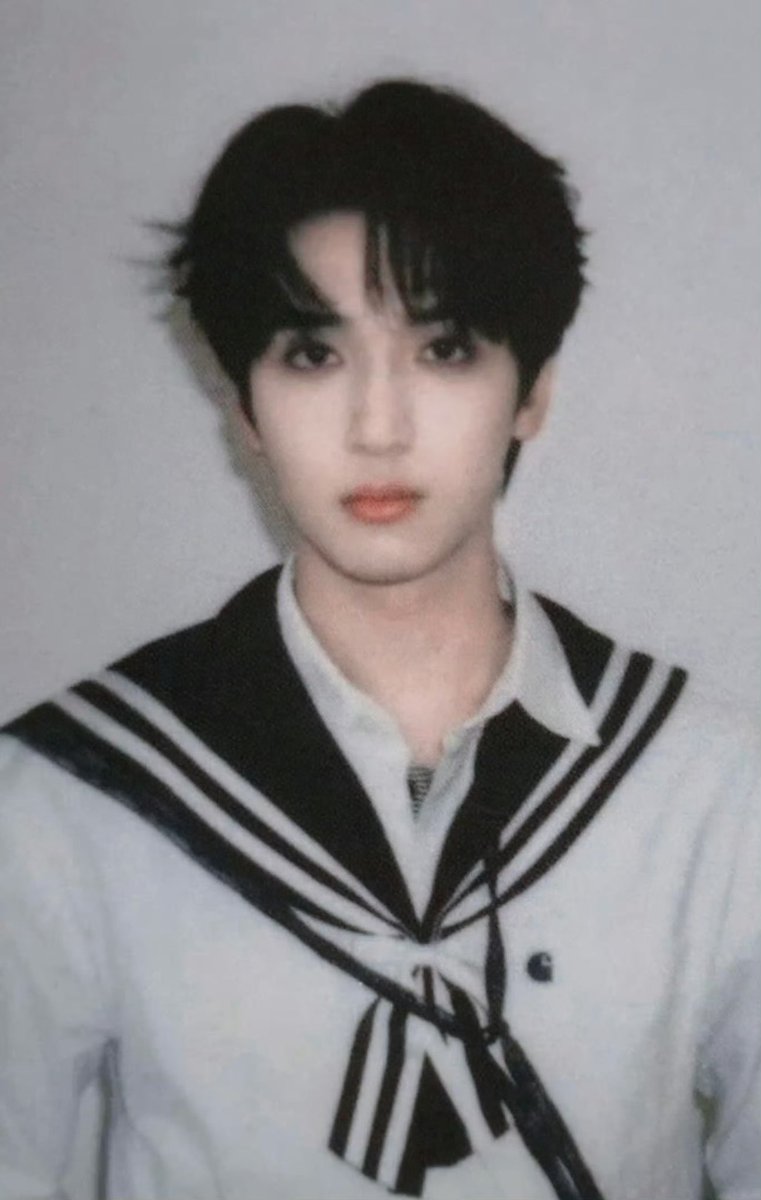 Asatie_'s tweet photo. 这张衣领怎么飞出来了🥺严浩翔是我学姐是我暗恋的校园女神还是学生会会长大人…我就把她骗进活动室把门一锁从后面开始抱着她舔她脖子把她衣服撩起来从腰窝舔到逼 让她腿软在活动室里给她破处 结束之后她就带着我的东西去礼堂做演讲 https://t.co/tNGx9kukic