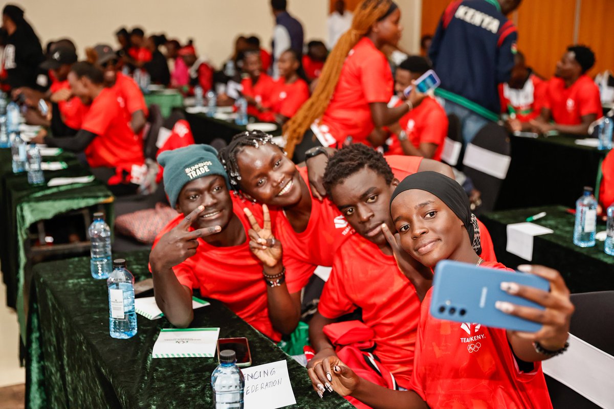 OlympicsKe's tweet image. 🎶Tulianza na kaselfie tukadabotap🎶

Between lessons and life skills, tunapiga selfies, tunacheka na bado tunachukua notes 📚😄

#TeamKenya
#AthletesWeek
#athletes
#AthleteVoicesKE