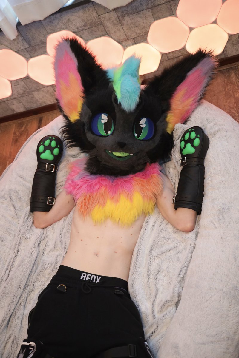 I was put in timeout for #TummyTuesday 
QwQ lemme out?