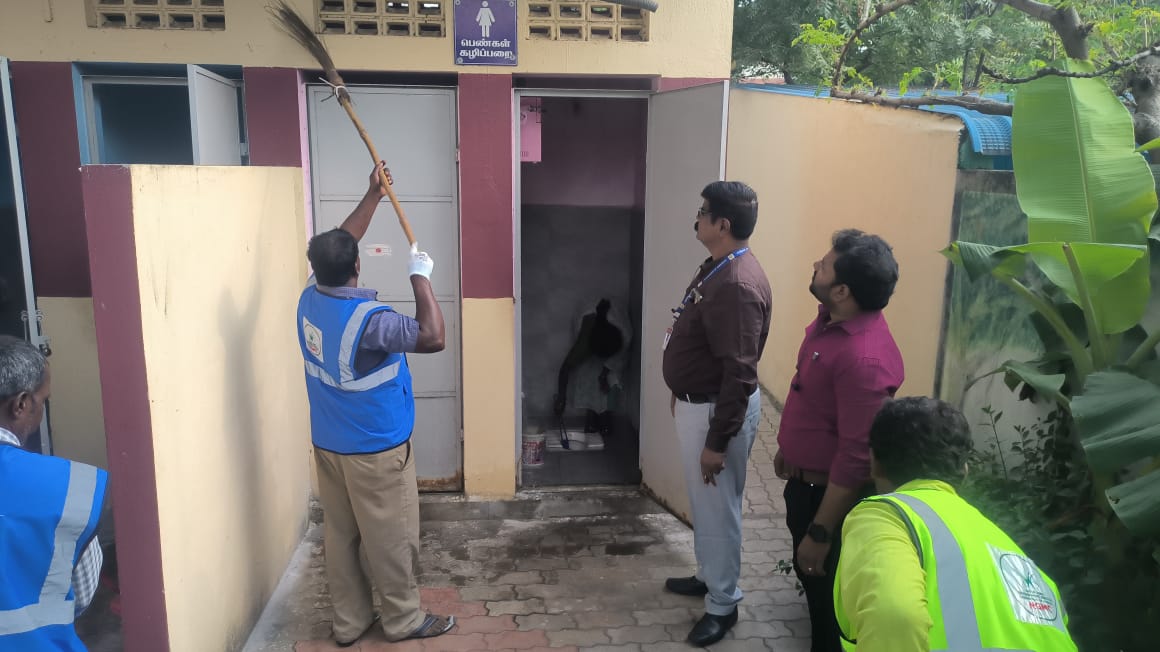 NGMunicipality's tweet photo. #SwachhSurvekshan2025
 #SwachhataHiSeva2025
@MoHUA_India
#Swachhatameinjanbaagidhari #Safaimitrasurakshashivirs
 #Swachhatalakshitekayi
@SwachhBharatGov
@MawsTamilNadu
NG Guduvancheri Municipality 
PT Cleaning Work https://t.co/4Pvz5uxIz6