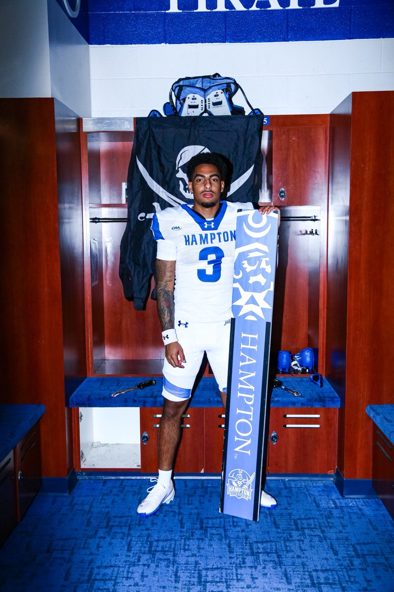Tretaylor7_'s tweet photo. AGTG! What Can I say…Thank You God! Thank You To My Family! Thank you to the ones that believed in me! Im Home…COMMITTED🏴‍☠️💙 @hupirates_fb @abeelam @dj_boldin @team_elam @TritonNation https://t.co/BKWFzrv4ys