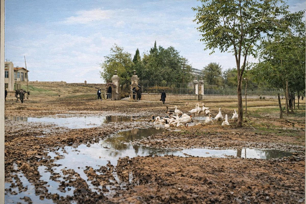 mehmet_dilbaz's tweet image. Şişli Camii'nin olduğu alanda bir zamanlar Süvari Okulu ve Atlı Polis Karakolu bulunduğunu biliyor muydunuz? 

 #kaybolantarihinpeşinde