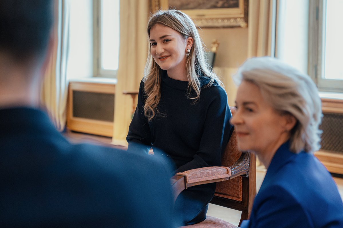 MonarchieBe's tweet image. Avant cela, le Roi a reçu en audience les présidents du Parlement européen, de la Commission européenne et du Conseil européen, avec la Princesse Elisabeth et ministre des Affaires étrangères Maxime Prévot.