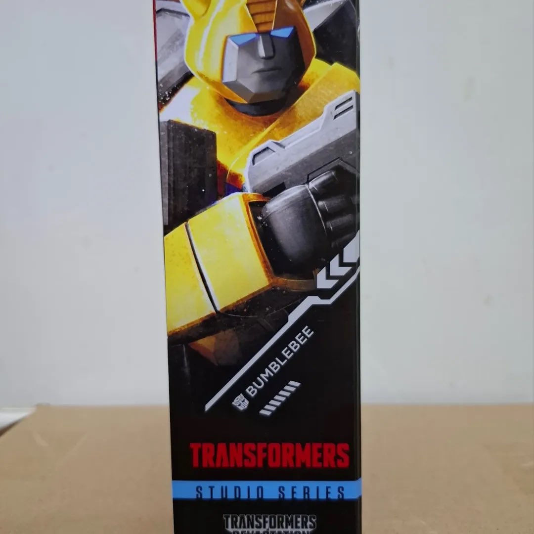 TransformersHQ1's tweet image. Pics of Studio Series A-Level Deluxe Transformers Devastation Bumblebee!

📸: @wsps4079914 on IG.

#Transformers #Bumblebee #Hasbro