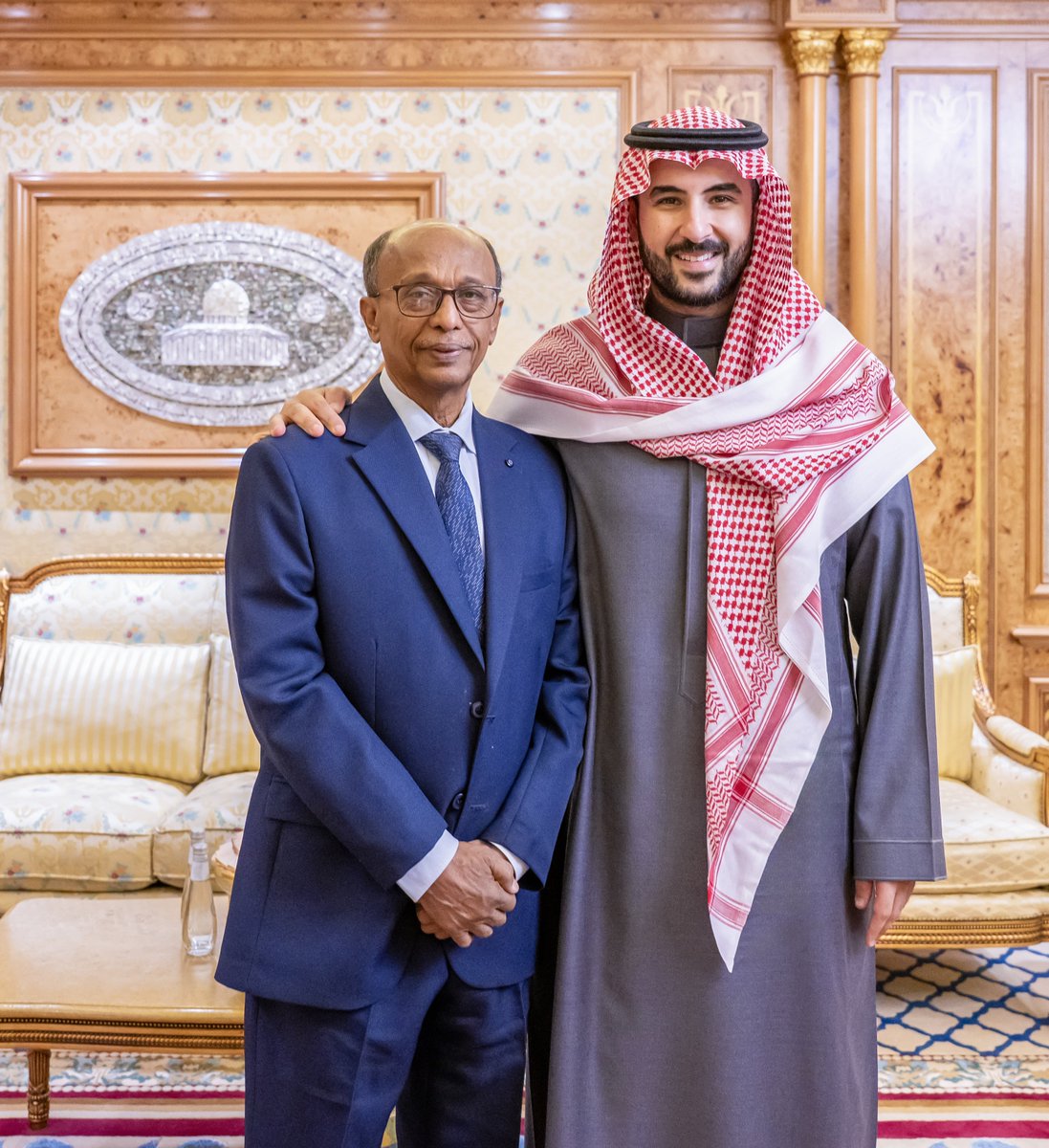 عاجل..

وزير الدفاع الأمير خالد بن سلمان:

أشكر المهندس "سالم باسمير" مدير ميناء المكلا على دوره البطولي والإنساني في سلامة وحفظ الأرواح والممتلكات في الميناء.

-