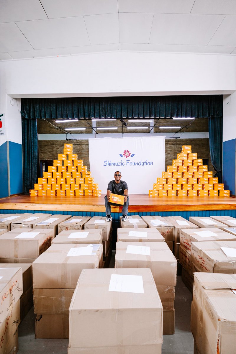 Shimza01's tweet photo. This year we were able to donate 3000 school shoes growth from last years 2000 🙏🏾❤️ @ShimuzicF #HopefulSoles https://t.co/vDpnx6g2Uc