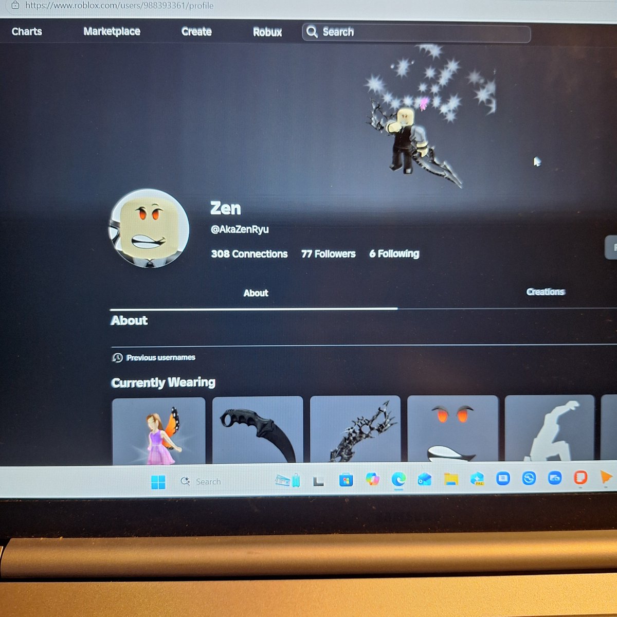 Powernoodle69's tweet photo. They are a scammer please go report them!!
#ROBLOX  #royalehigh #adoptme https://t.co/6js67k0Zt4