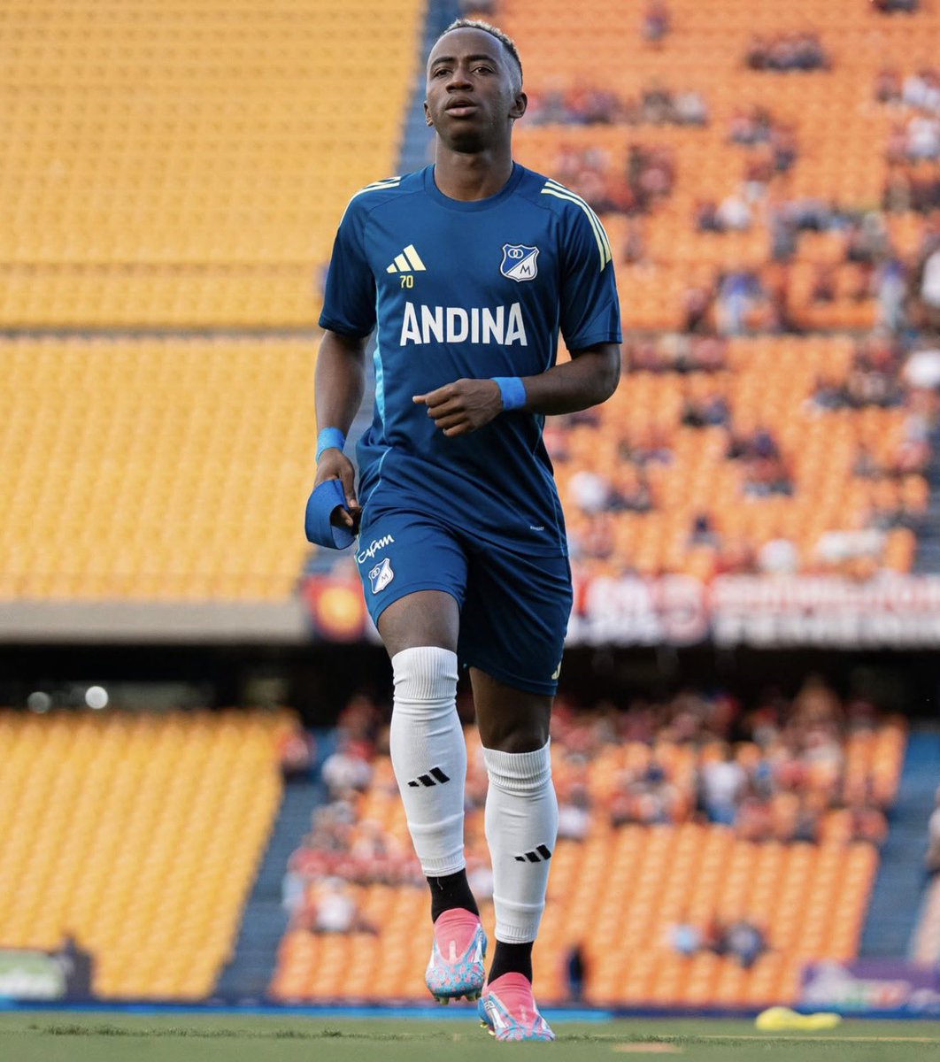 PSierraR's tweet image. 🚨 Edwin ‘Shirras’ Mosquera (24) está en Tenjo en las pruebas médicas y deportivas de #SantaFe. El ‘cardenal’ lo compra a #AtlantaUnited y le firmará contrato por 4 años (hasta diciembre de 2029) 🔴⚪️