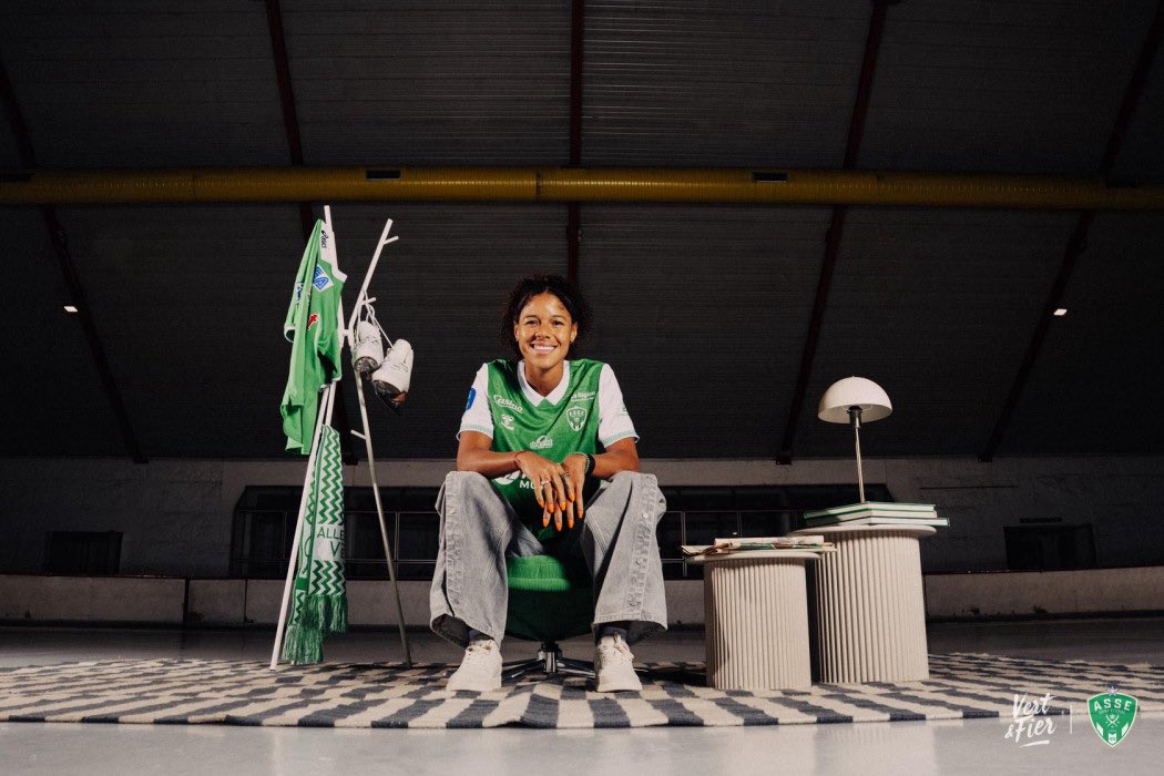 TRIBUNESTE42100's tweet image. 🇺🇸 KAYLAN BRADFORD-WILLIAMS, NOUVELLE ATTAQUANTE DES VERTES 

L’ASSE Féminines tient sa seconde recrue hivernale avec l’arrivée de Kaylan Bradford-Williams. 

L’avant-centre de 27 ans s’est engagée jusqu’en mai 2026 et portera le numéro 5 pour sa première expérience en France.…
