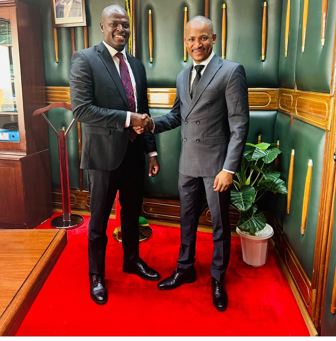 HEBabuowinopres's tweet photo. Ndindi Nyoro deputy president and Babu Owino president

If the two become president, I tell Kenya will go far https://t.co/SH1I47c3sl