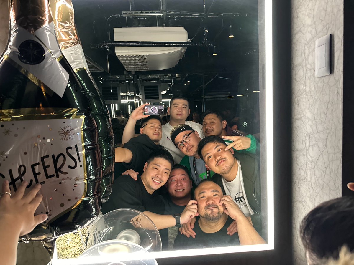 ShigeruEagle's tweet photo. I miss u guys !! 三月1か月大阪にいます https://t.co/5G4LbAJfU9