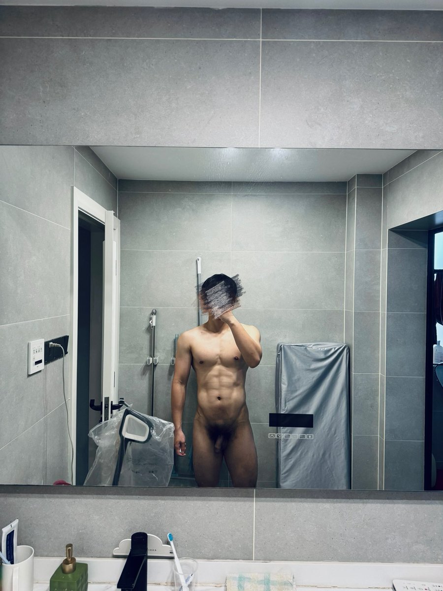 每天只有晨起空腹能看见腹肌