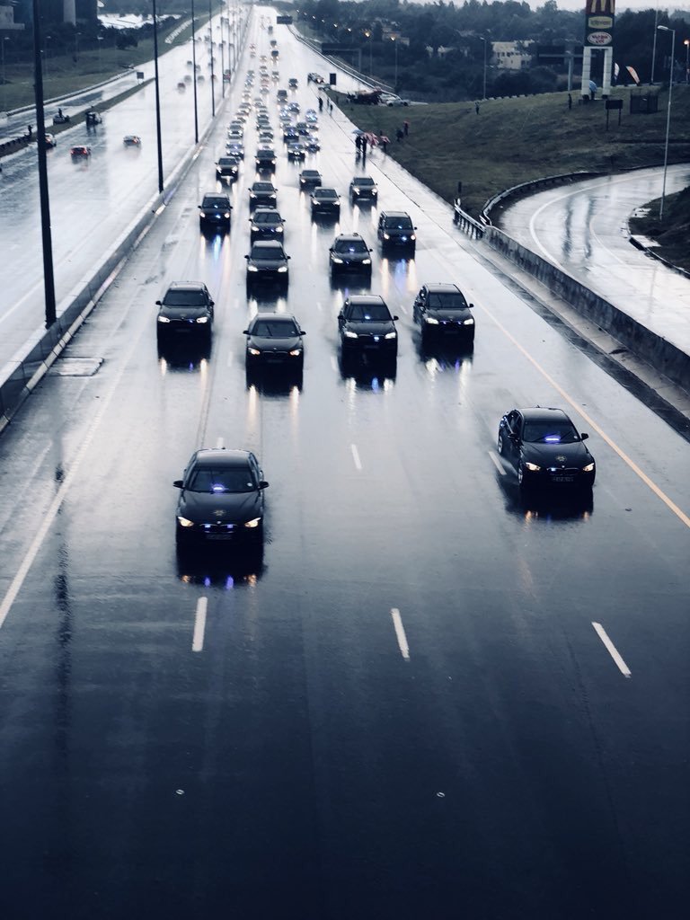 Sibo_Nene's tweet image. Still the greatest ever photo taken! 

📸 -  @MelBala