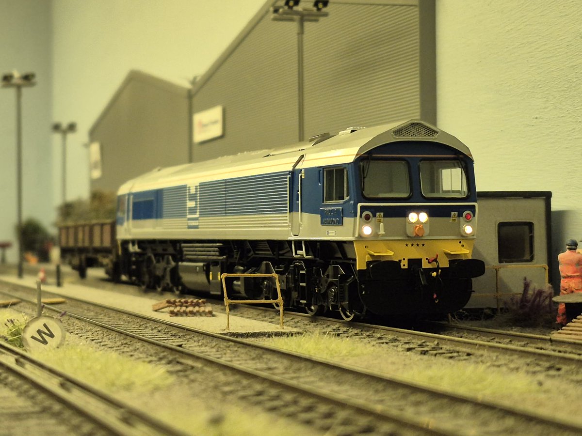 A firm favourite I reckon, Yeoman 59004 waits to depart to Westbury with a single OCA...