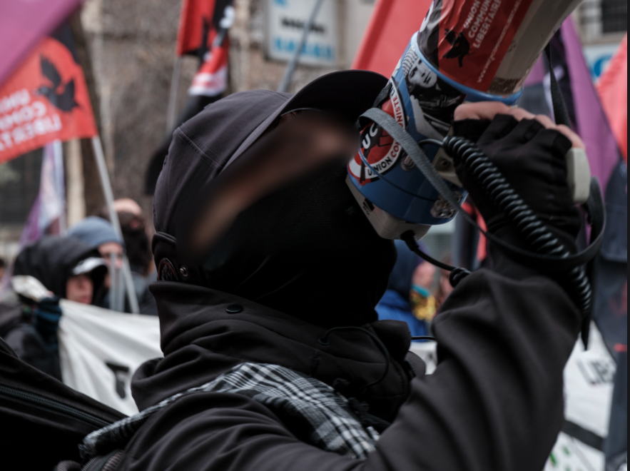 buveurinsuline's tweet image. l'UCL, avec Die Plattform et Midada (orgas-soeurs allemande et suisse) était mobilisées au cotés des kurde ce samedi !
🔥🟡🔴🟢

Vive la résistance du peuple kurde !
Bijî berxwedana gelê kurd !