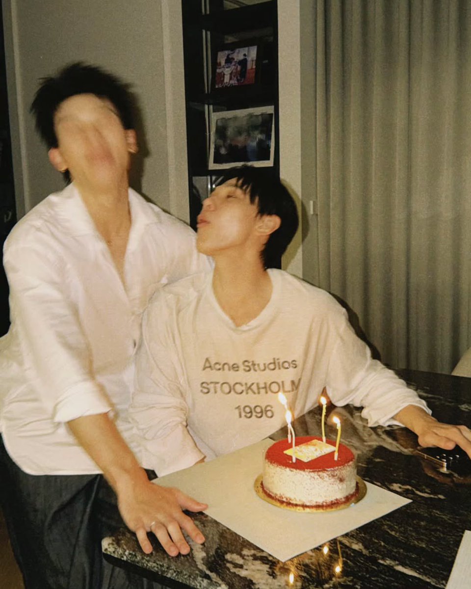 emtubby's tweet image. EVERYBODY SHUT UP LOOK AT THEM