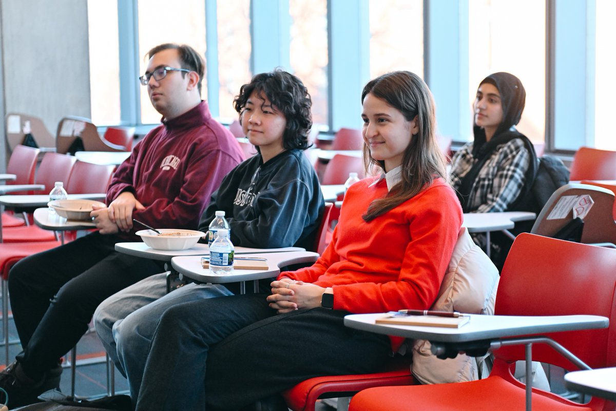 UChicagoPME's tweet image. The Class of 2029 cohort of Pritzker Scholars gathered with UChicago PME Dean Nadya Mason at this year’s luncheon to discuss career paths and guidance for students.

#UChicago #Scholars #CareerReadiness #Research #Undergrad