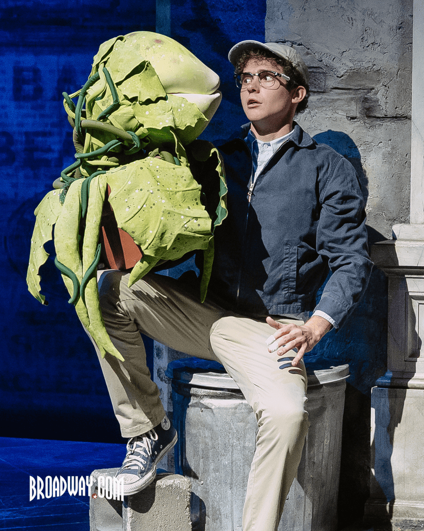 broadwaycom's tweet photo. Suddenly, Joy and Joshua! 🪴 First look at Joshua Bassett and Joy Woods together in LITTLE SHOP OF HORRORS. 💚

See the full photo gallery here: https://t.co/VIfKsuMtYH 

📸: Michaelah Reynolds

#offbroadway #joshuabassett #joywoods #littleshop https://t.co/lEw3pZVjiI