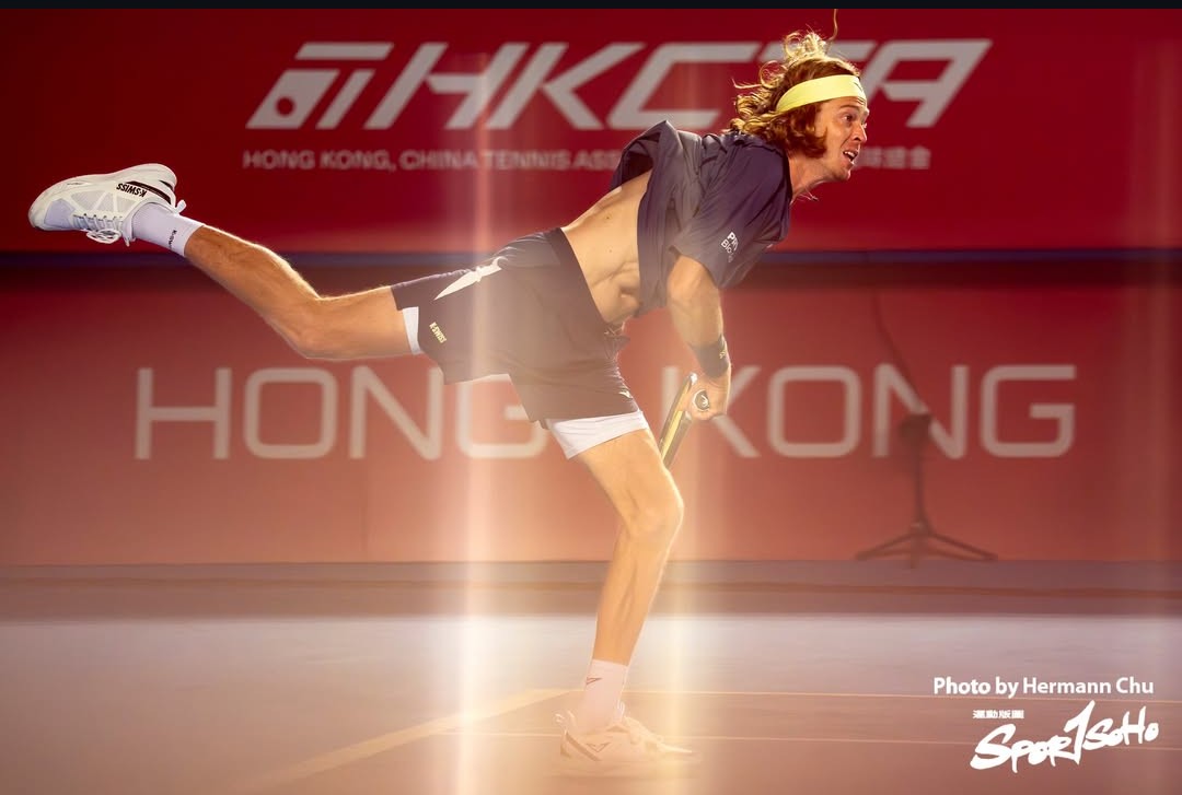 Eneri918's tweet image. The light dancing around Rublev🌟

📸 chu_hermann IG