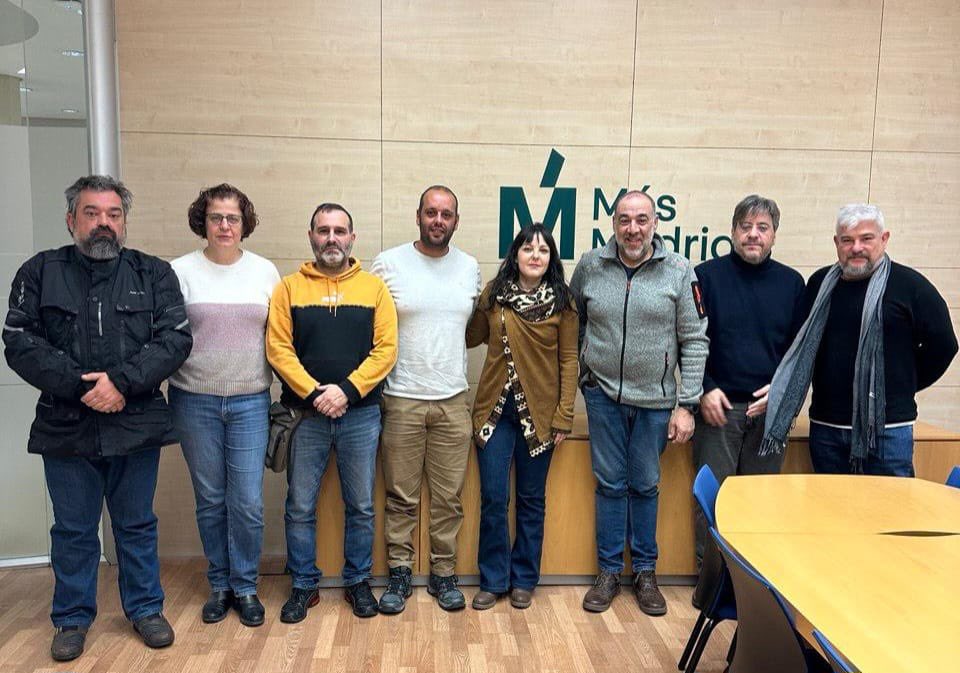 Hoy nos hemos reunido con los representantes sindicales de SAMUR-PC para analizar con ellos la falta de recursos y la desprotección que sufren los trabajadores de este servicio. Gracias a <a href="/UGT_AYTOMADRID/">UGT_AYTOMADRID</a> <a href="/ccooaytomadrid/">SSI CCOOAytoMadrid</a> <a href="/AytoUp/">CSIT UP Ayto Madrid</a> <a href="/CSIFMADAyto/">CSIF Ayuntamiento de Madrid</a> y a CITAM por acompañarnos