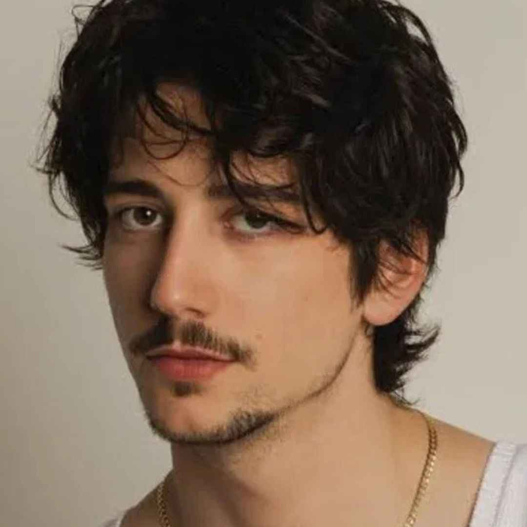 FamiliesStars's tweet image. 📊 Milo Manheim Net Worth (2026): ~$3M 💰From Disney’s Zombies to TV, streaming projects, and brand deals, Milo has steadily built his fortune at just 25. 
#MiloManheim #NetWorth #DisneyStars #Zombies #CelebrityNetWorth #Hollywood