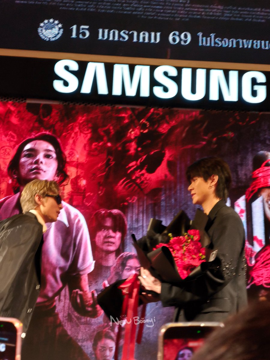 พี่เช่สุดเท่มาแสดงความยินดีน้องแจ๊คกี้สุดหล่อคร้าบบ

JACKIE AT PANOR2 GALA
#XXSIVK #PorscheSivakorn 
#JACKIE_PANOR2
#JackieJackrin
#พนอ #PNOR2