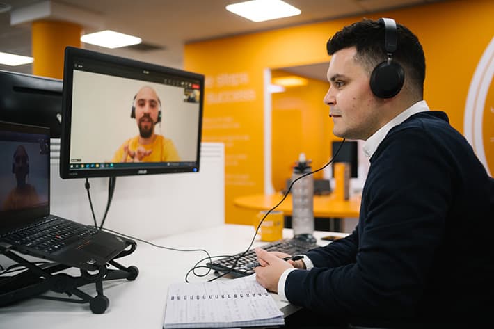 Future-proof your Logistics team: How to interview for AI awareness bit.ly/4lGFjXl 

#AIAwareness #LogisticsSpecialists #LogisticsRecruitment