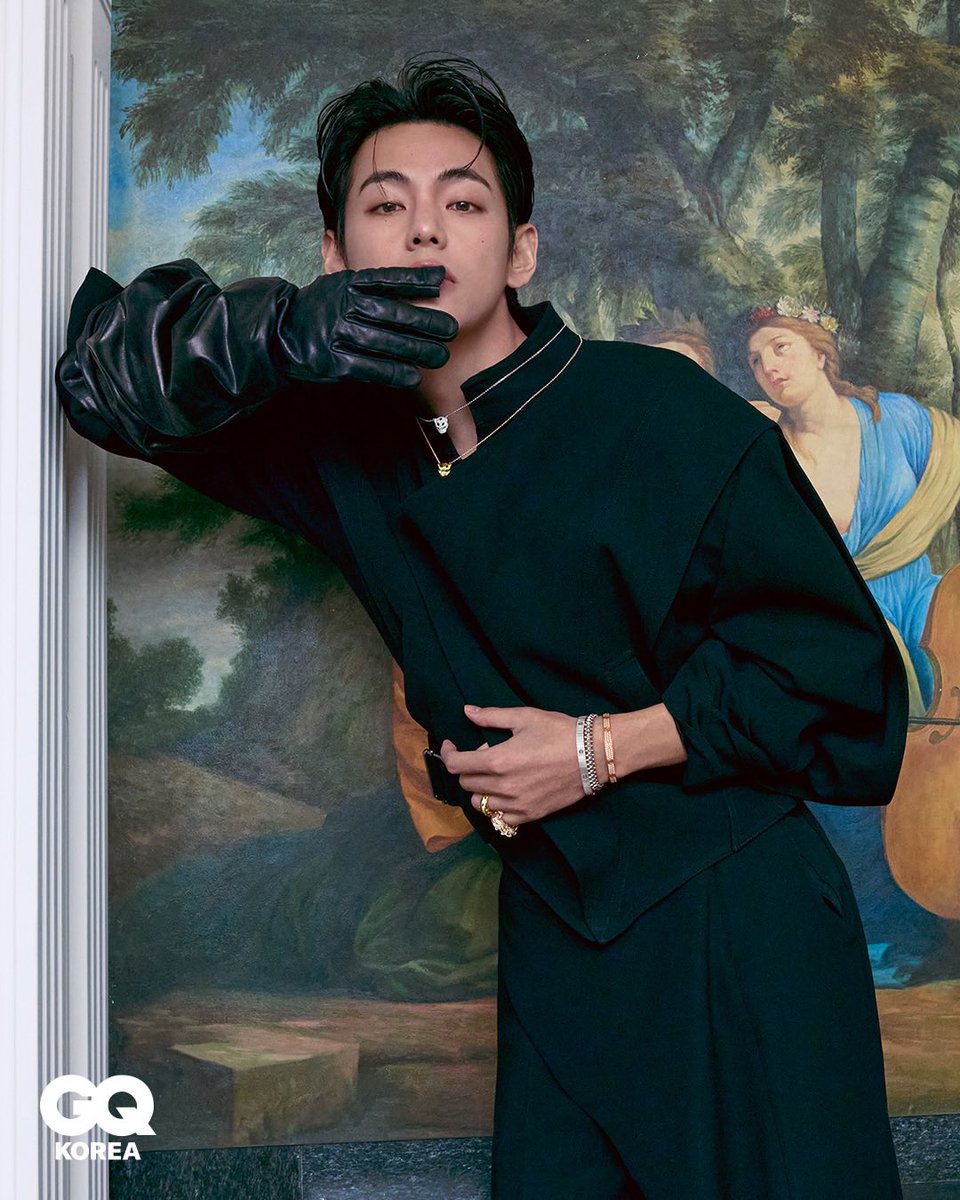 WORLDMUSICAWARD's tweet image. #V looks beyond handsome in his February pictorial for GQ, rocking Cartier...💪🕺🏻💎𓃭🐆⚭📸✨💫🌟🇬 🇶📰🇰🇷🔥👑💜

𝙂𝙌 𝙆𝙊𝙍𝙀𝘼 𝙁𝙀𝘽𝙍𝙐𝘼𝙍𝙔 𝙄𝙎𝙎𝙐𝙀 𝙒𝙄𝙏𝙃 𝙑 
📷gqkorea.co.kr/?ddw=147944&amp;amp;v=…

GQ KOREA COVER STAR V
#TaehyungxGQKorea
#VxCartier