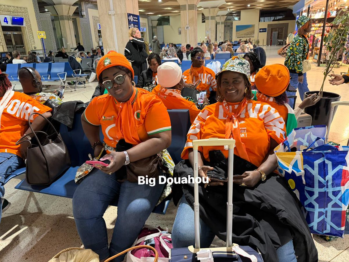 Ivoirowsky's tweet photo. #Maroc La Côte d’Ivoire  envoie en urgence un avion spécial pour ramener ses supporters au pays , sans escale sans billet. 
La marque d'un grand pays . https://t.co/upBTl8Fy3k
