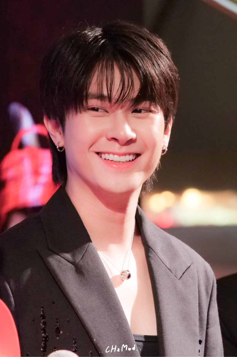 เจอเรื่องถูกใจยิ้มแป้นเลยแหละ☺️

JACKIE AT PANOR2 GALA
#JACKIE_PANOR2
#JackieJackrin