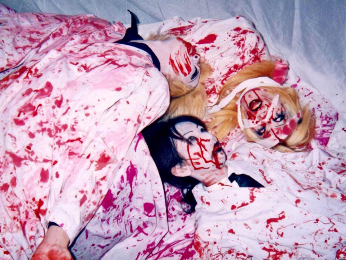 dixyaoi's tweet photo. @kinruikinoko I like when kote kei artists takes photos where they’re just . Fucking dead in a pool of blood it’s the coolest shit ever https://t.co/Zeszlu7T7K