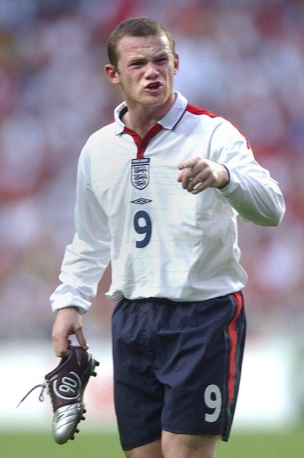 FootballTalkHQ's tweet photo. 🗣️ Rooney on his first England camp:

 "We'd always have the same room, and they had pictures of England legends in every room. 

My room had Kevin Keegan; there is no way I'm going to bed every night with a Liverpool legend's picture on my wall. I made them take it down, but they put a picture of myself."